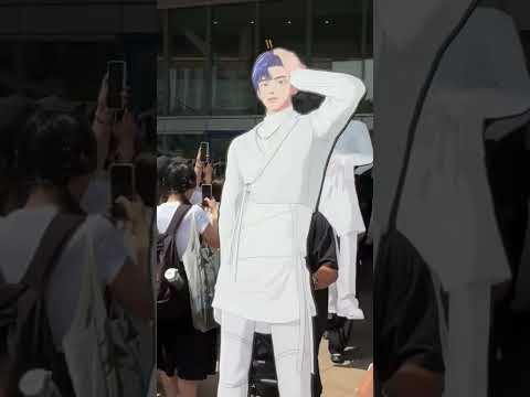 플레이브 출근길 | 아이돌 출근은 원래 이런건가? | #PLAVE #플레이브 #Shorts 영상 이미지